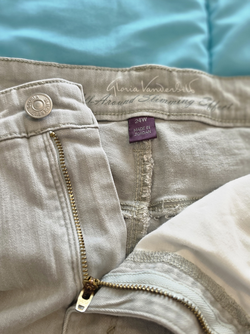 Gloria Vanderbilt Women's Light Sage Green Jeans - 24W
